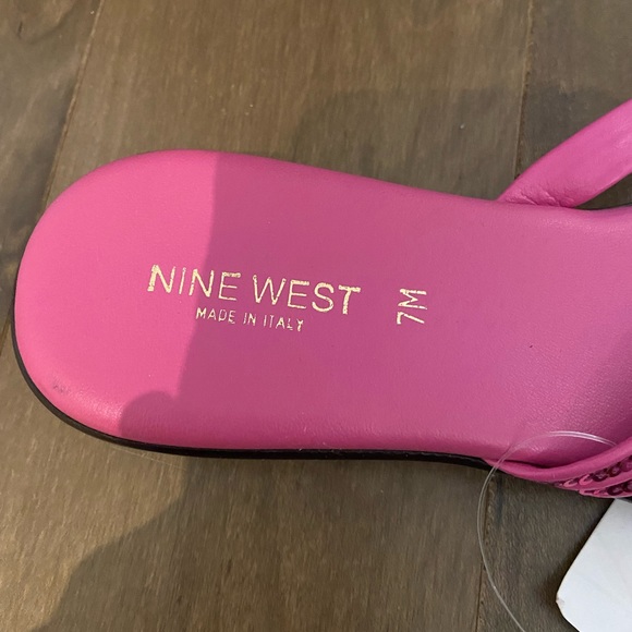 Vintage Y2K tiny heeled sandals! - Picture 2 of 5